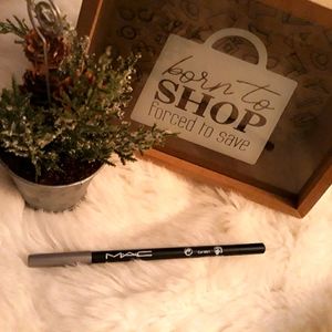 New M A C discontinued Dark Brown